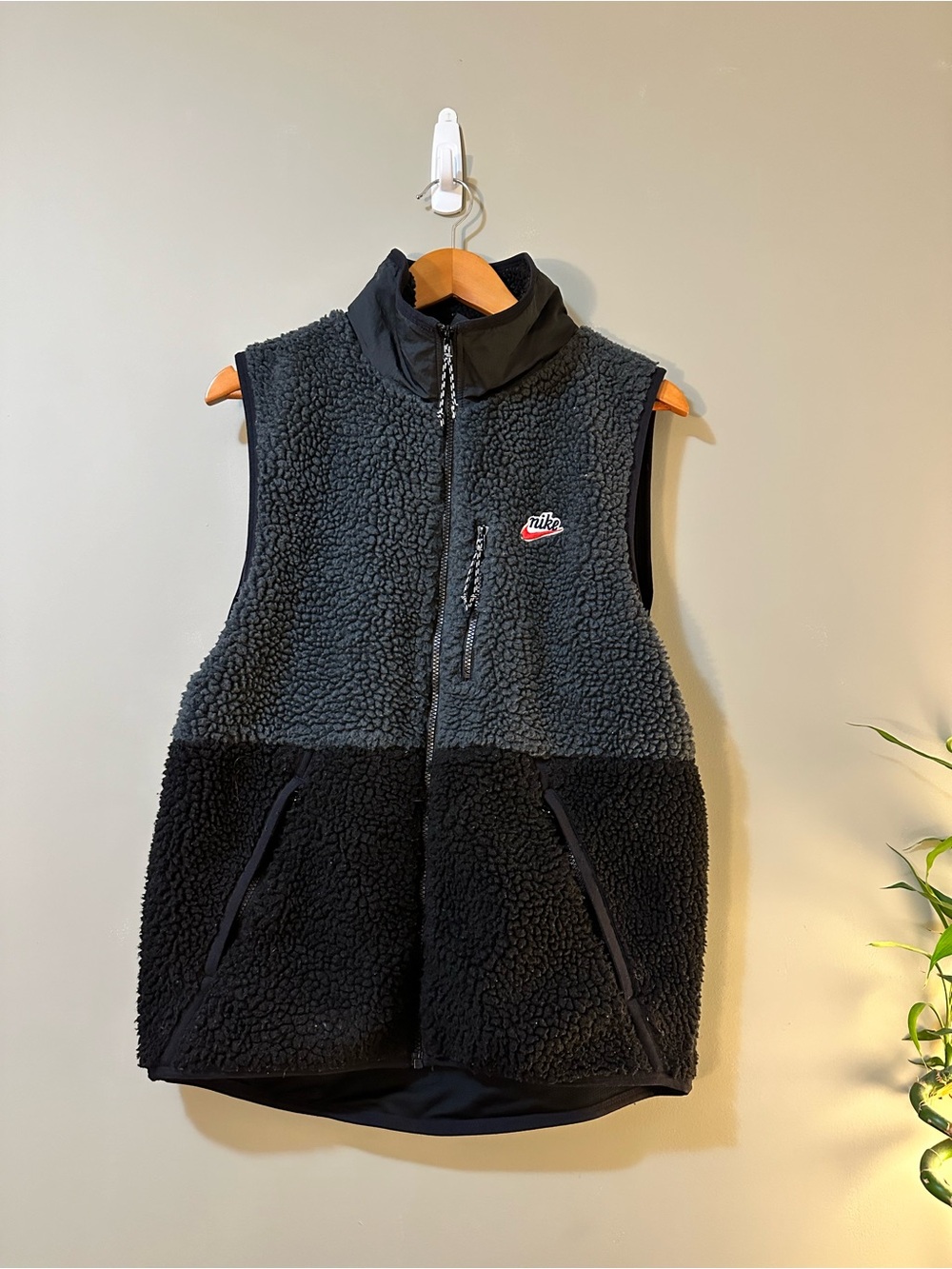 Nike Two-Tone Black & Charcoal Sherpa Fleece Vest